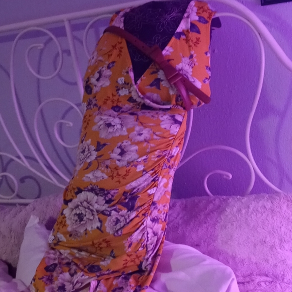 Dress - Picture 3 of 3